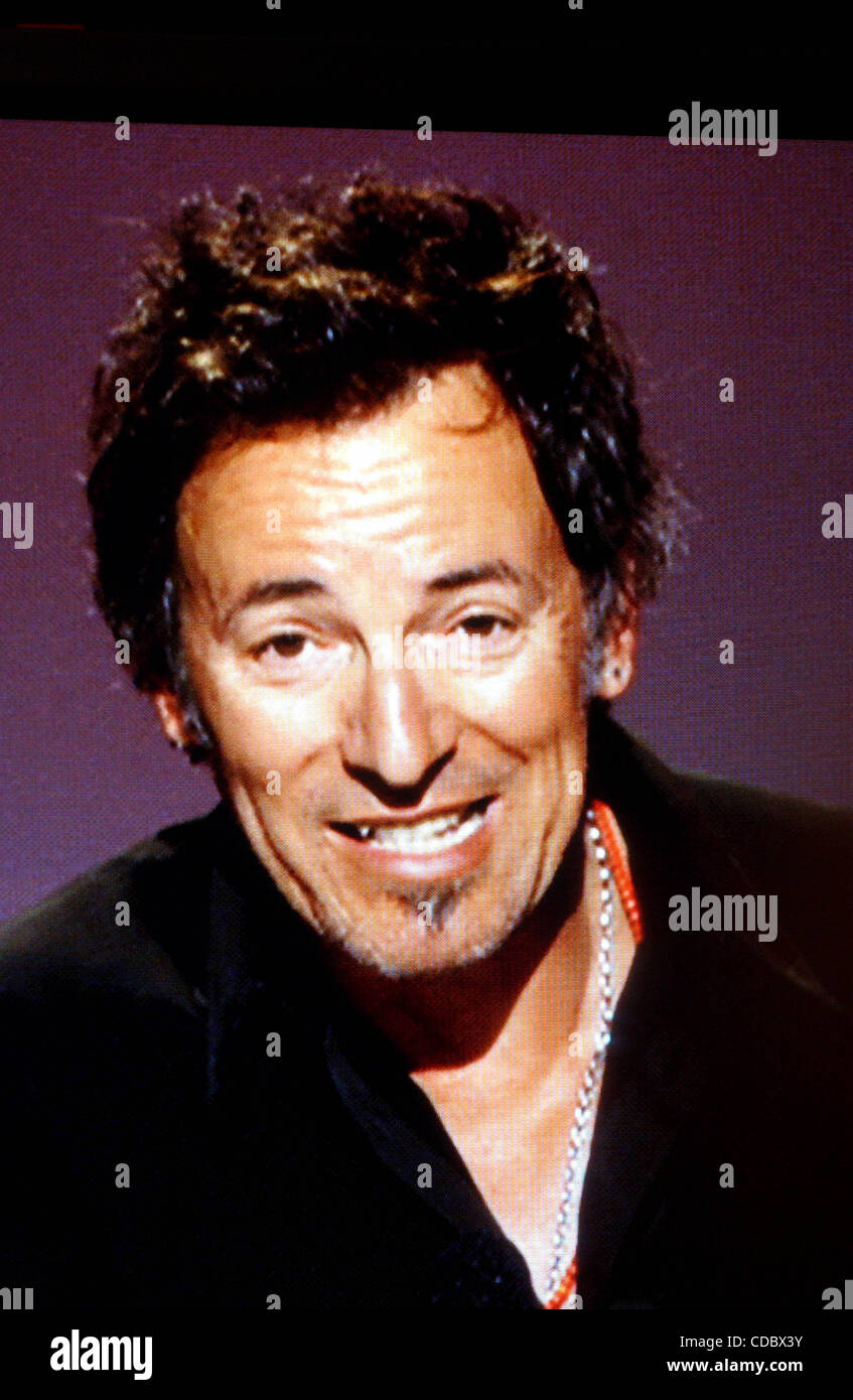 K36136AR. LEISTUNG FÜR DIE 19. JÄHRLICHE ROCK AND ROLL HALL OF FAME STIFTUNG. Induktion Zeremonie im WALDORF ASTORIA HOTEL IN New York City... 3/15/2004.supplied durch: 2004.BRUCE SPRINGSTEEN (Kredit-Bild: © Andrea Renault/Globe Photos/ZUMAPRESS.com) Stockfoto
