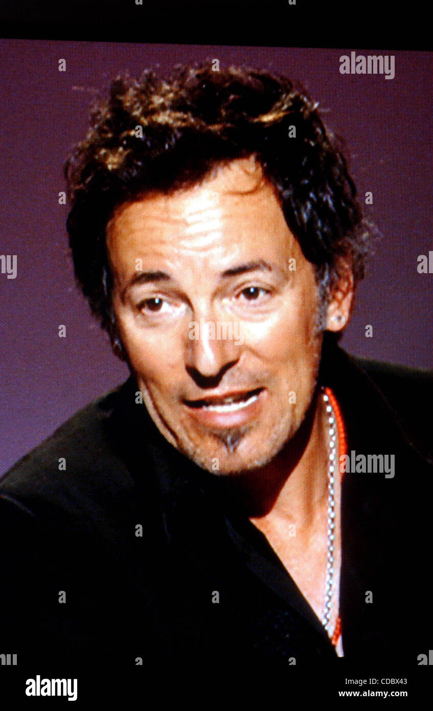 K36136AR. LEISTUNG FÜR DIE 19. JÄHRLICHE ROCK AND ROLL HALL OF FAME STIFTUNG. Induktion Zeremonie im WALDORF ASTORIA HOTEL IN New York City... 3/15/2004.supplied durch: 2004.BRUCE SPRINGSTEEN (Kredit-Bild: © Andrea Renault/Globe Photos/ZUMAPRESS.com) Stockfoto