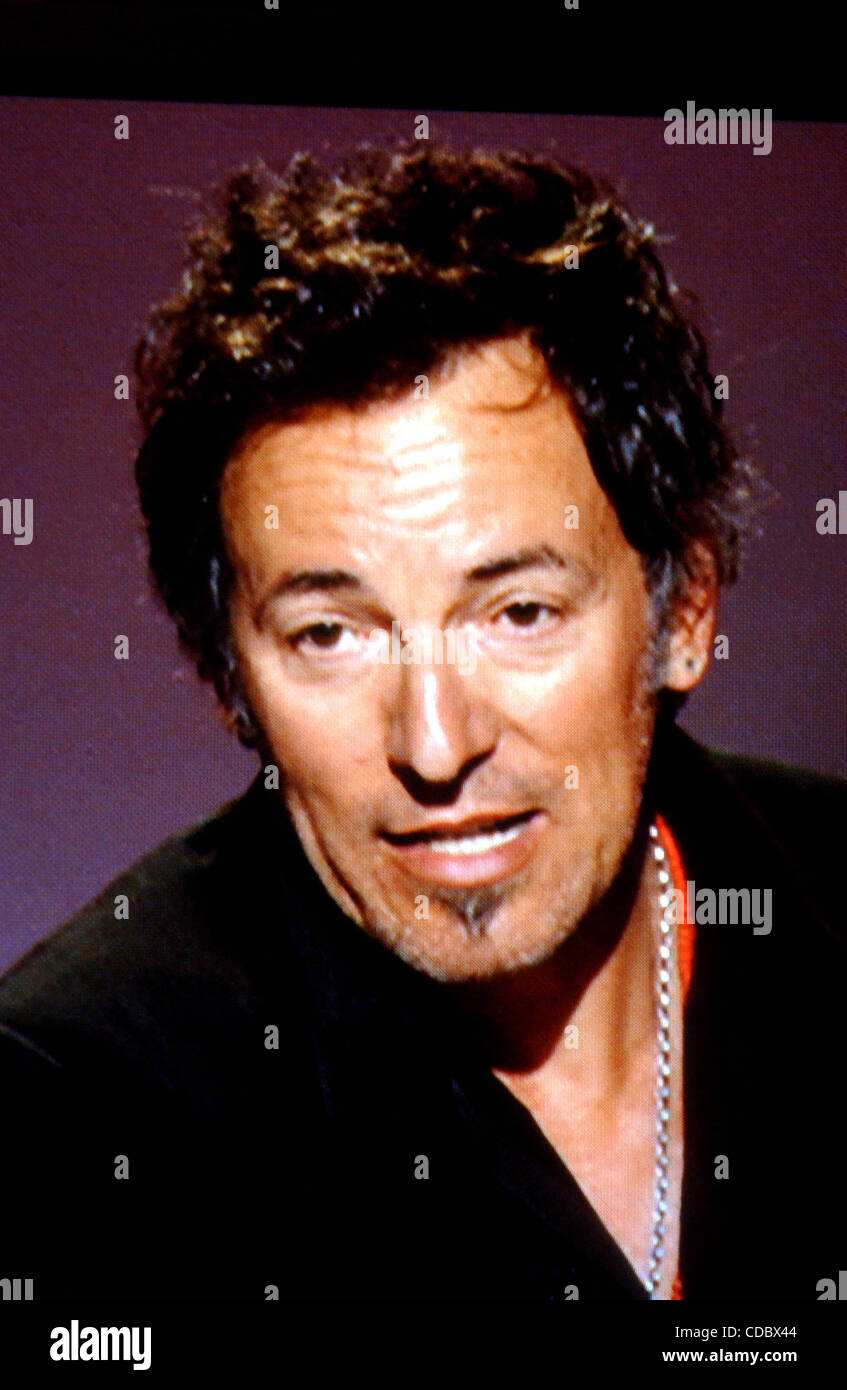 K36136AR. LEISTUNG FÜR DIE 19. JÄHRLICHE ROCK AND ROLL HALL OF FAME STIFTUNG. Induktion Zeremonie im WALDORF ASTORIA HOTEL IN New York City... 3/15/2004.supplied durch: 2004.BRUCE SPRINGSTEEN (Kredit-Bild: © Andrea Renault/Globe Photos/ZUMAPRESS.com) Stockfoto
