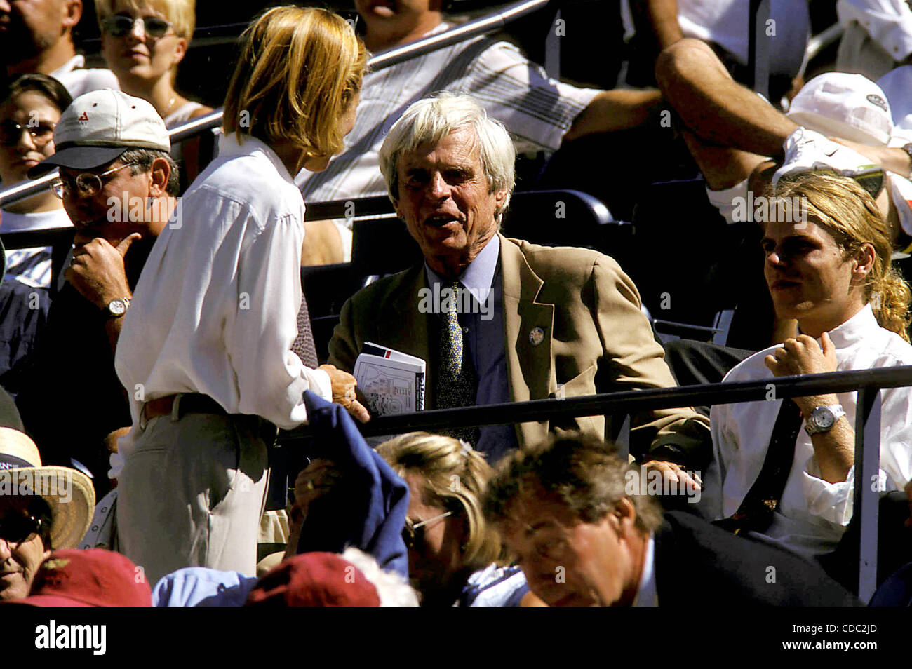 K16475AR SD0911. US OPEN 99 NATIONAL TENNIS CENTER FLUSHING QUEENS, NEW YORK neue York.GEORGE PLIMPTON.    / 1999.GEORGEPLIMPTONRETRO (Kredit-Bild: © Andrea Renault/Globe Photos/ZUMAPRESS.com) Stockfoto