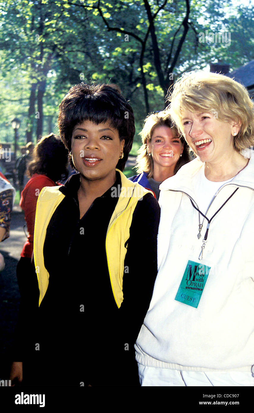 1. Januar 2011 - Hollywood, Kalifornien, US - OPRAH WINFREY MARTHA STEWART. LEG LOS MIT OPRAH 13.05.1995.  / K1538EG(Credit Image: © Ed Geller/Globe Photos/ZUMAPRESS.com) Stockfoto