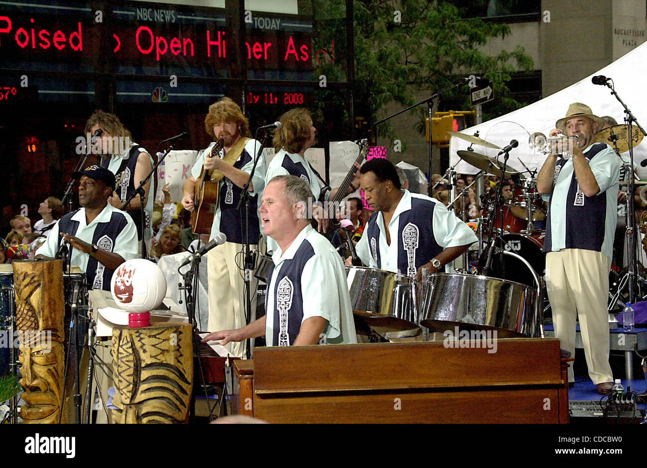 1. Januar 2011 - New York, New York, US - K31687JKRON. JIMMY BUFFETT auf NBC '' heute-SHOW SUMMER CONCERT SERIES'' am ROCKEFELLER CENTER IN NEW YORK neue York.7/11/2003 durchführen.  / 2003 (Kredit-Bild: © John Krondes/Globe Photos/ZUMAPRESS.com) Stockfoto