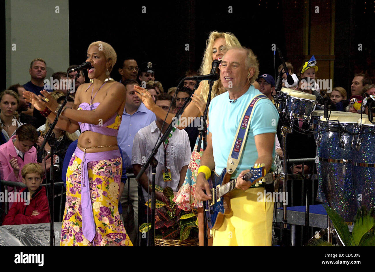 1. Januar 2011 - New York, New York, US - K31687JKRON. JIMMY BUFFETT auf NBC '' heute-SHOW SUMMER CONCERT SERIES'' am ROCKEFELLER CENTER IN NEW YORK neue York.7/11/2003 durchführen.  / 2003 (Kredit-Bild: © John Krondes/Globe Photos/ZUMAPRESS.com) Stockfoto