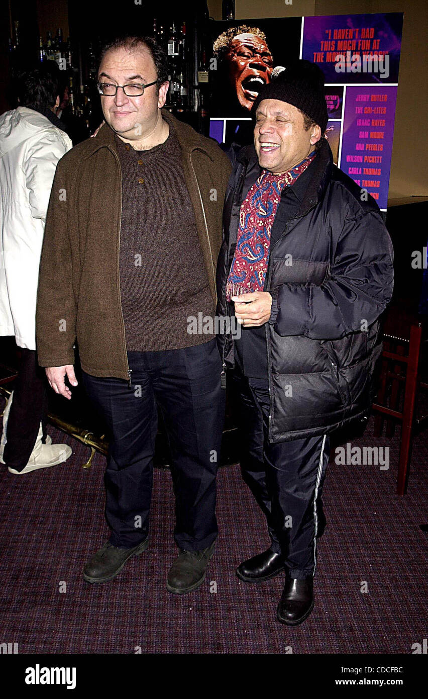 1. Januar 2011 - New York, New York, US - K35179JKRON. ROSIE O' DONNELL UND CYNDI LAUPER HOST. Ein DVD-RELEASE-PARTY für "nur die starken überleben '' in THE CUTTING ROOM IN NEW YORK neue York.1/28/2004.  / 2004.ROGER FRIEDMAN und GARLAND JEFFRIES (Kredit-Bild: © John Krondes/Globe Photos/ZUMAPRESS.com) Stockfoto