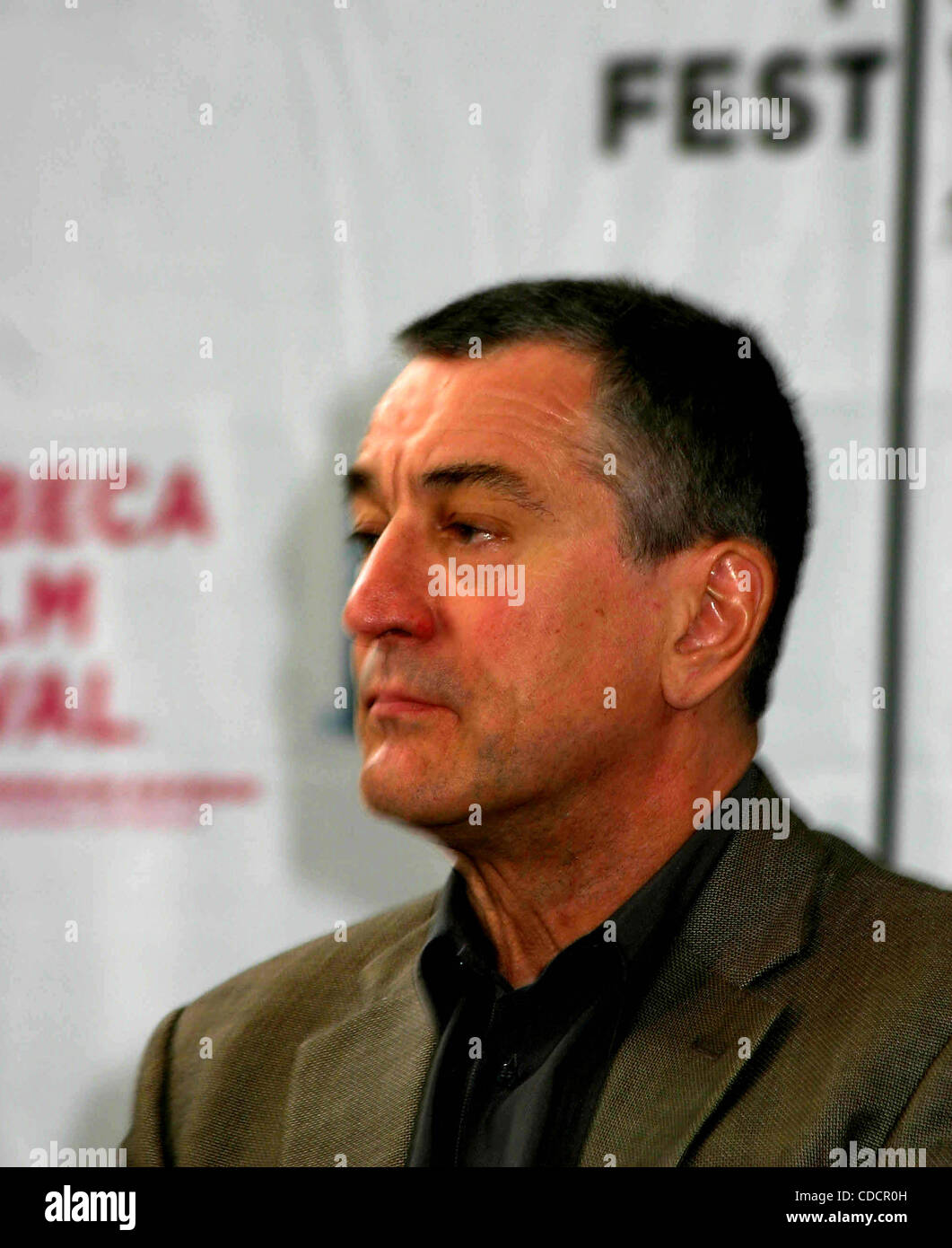 K36995ML. Pressekonferenz zur Eröffnung des dritten jährlichen TRIBECA FILM FESTIVAL.3 Welt FINANCIAL CENTER, NEW YORK New York 01.05.2004.  / 2004..ROBERT de Niro (Kredit-Bild: © Mitchell Levy/Globe Photos/ZUMAPRESS.com) Stockfoto