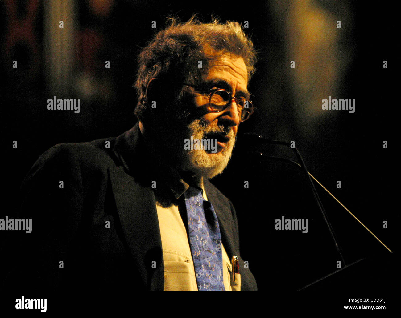 1. Januar 2011 - New York, New York, US - K35128RM. Prozession von JAZZ-Legenden führt eine GALA-Zeremonie und All-Star-Konzert zu Ehren des 2004-Gewinner des NATIONAL ENDOWMENT FOR ARTS JAZZ MARTER AWRDS im GRAND BALLROOM, NEW YORK HILTON HOTEL AND TOWERS IN NEW YORK neue York.1/23/2004.  / Stockfoto