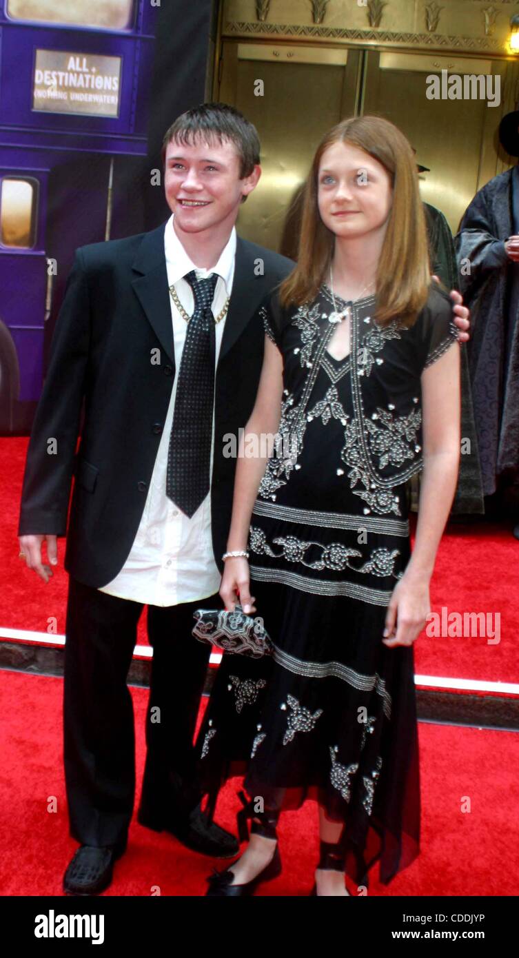 1. Januar 2011 - New York, New York, US - K37469RM. DIE PREMIERE DES. " HARRY POTTER UND DER GEFANGENE VON ASKABAN "... RADIO New York MUSIC HALL, NEW YORK New York... 23.05.2004.   / 2004.BONNIE WRIGHT und TOM FELTON(Credit Image: © Rick Mackler/Globe Photos/ZUMAPRESS.com) Stockfoto