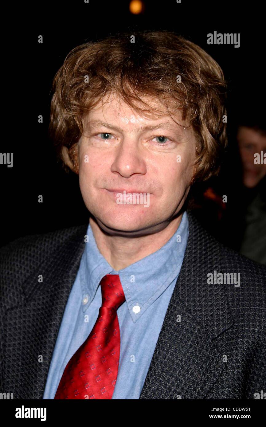 1. Januar 2011 - New York, New York, US - K35409RM. DIE PREMIERE von HBO IRON JAWED ANGELS in CHELSEA WEST Kinos IN New York City 09.02.2004 (Abflug).  / 2004... JOE ADAMS(Credit Image: © Rick Mackler/Globe Photos/ZUMAPRESS.com) Stockfoto