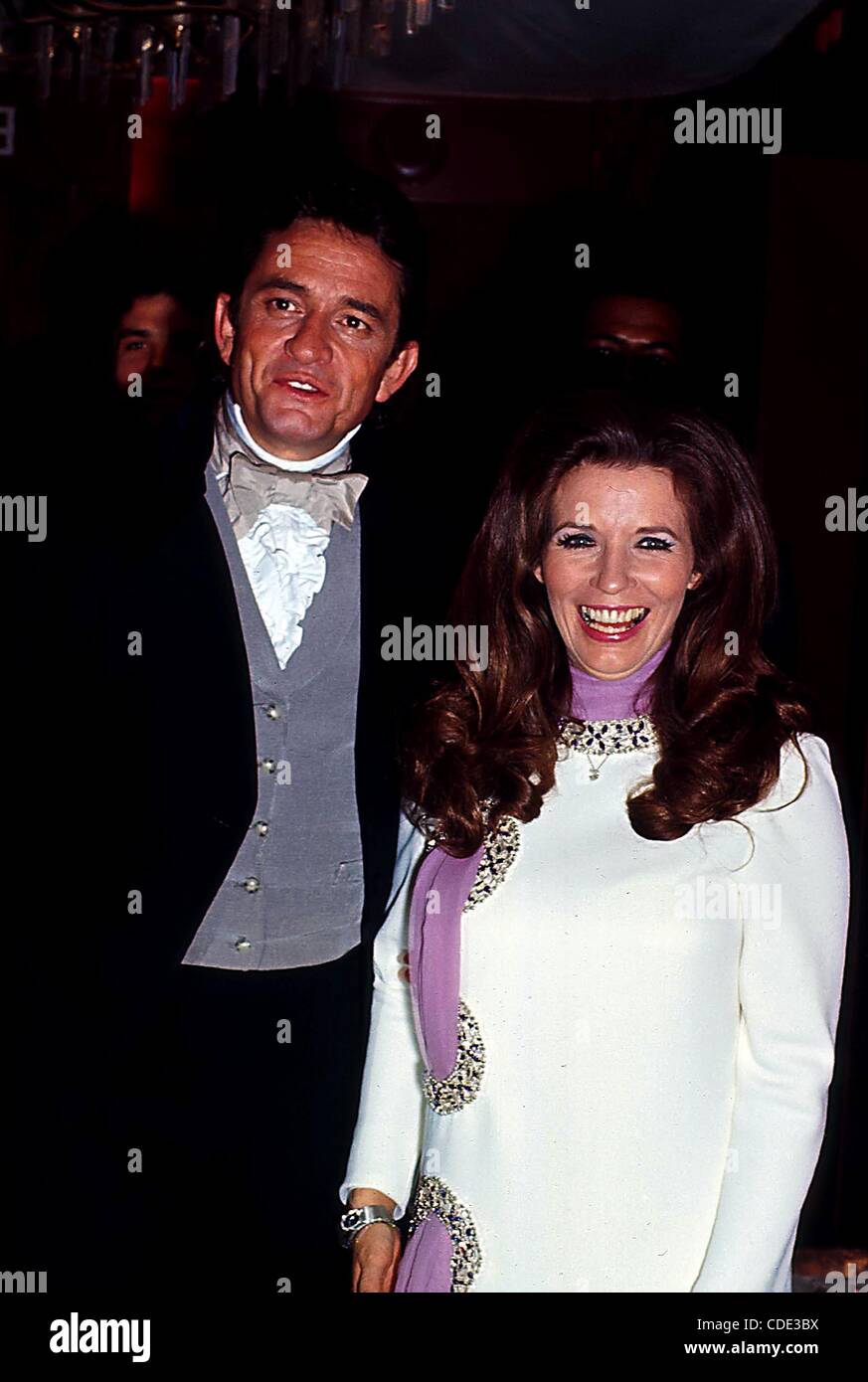 1. Januar 2011 - Hollywood, Kalifornien, US - I1137PR.  / / JUNI CARTER CASH UND JOHNNY CASH. JUNECARTERCASHRETRO (Kredit-Bild: © Phil Roach/Globe Photos/ZUMAPRESS.com) Stockfoto