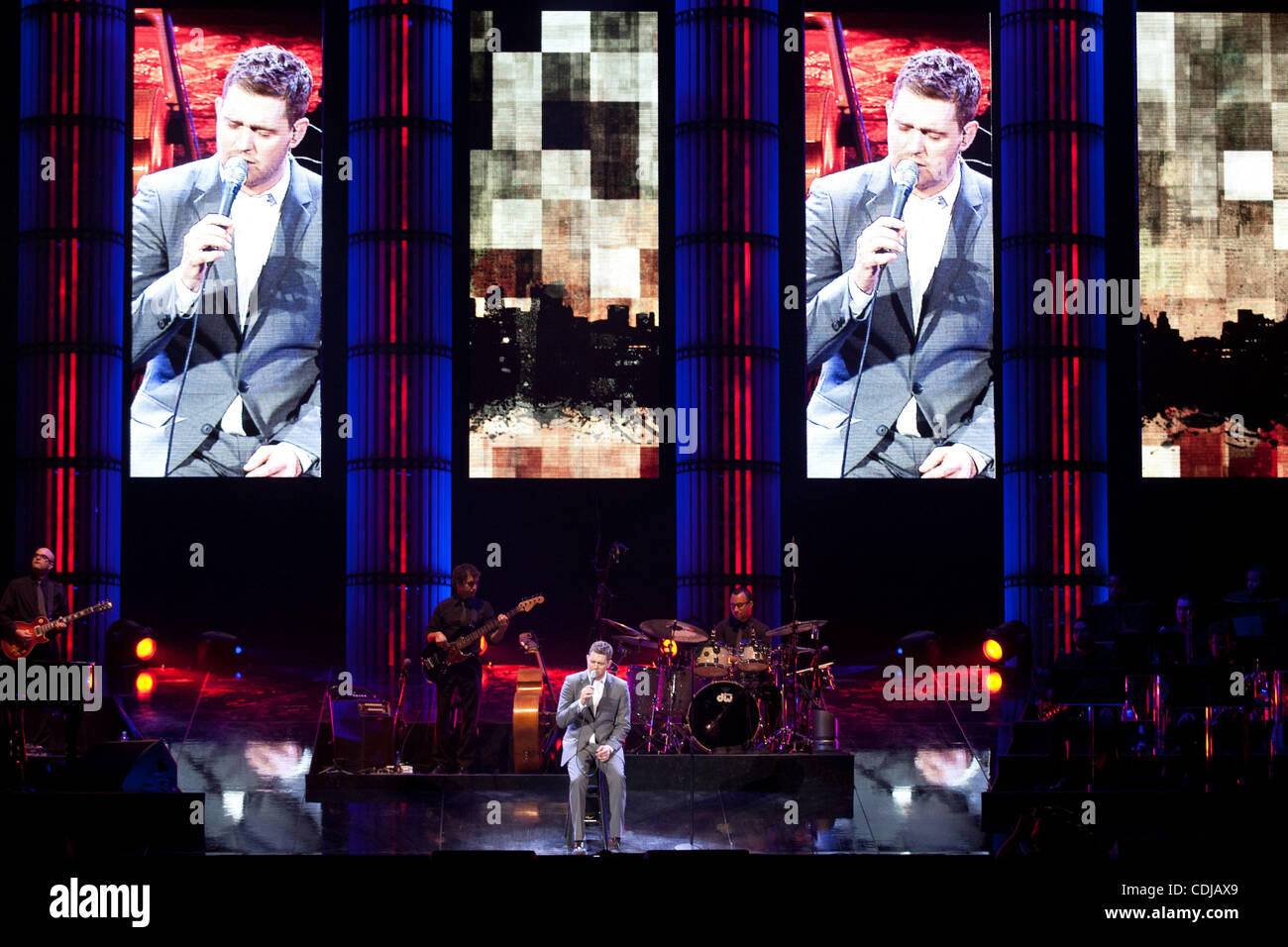 MICHAEL BUBLE spielen vor vollem Haus im Rod Laver Arena in Melbourne Australien. Crazy Love Tour 2011. Stockfoto