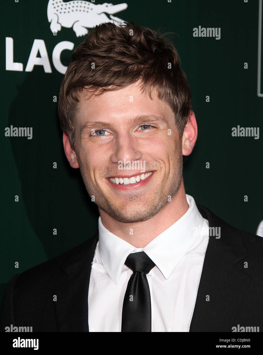 22. Februar 2011 kommt - Beverly Hills, Kalifornien, USA - MATT LAURIA für den 13. jährliche Costume Designer Guild Awards im Beverly Hilton Hotel. (Kredit-Bild: © Lisa O'Connor/ZUMAPRESS.com) Stockfoto