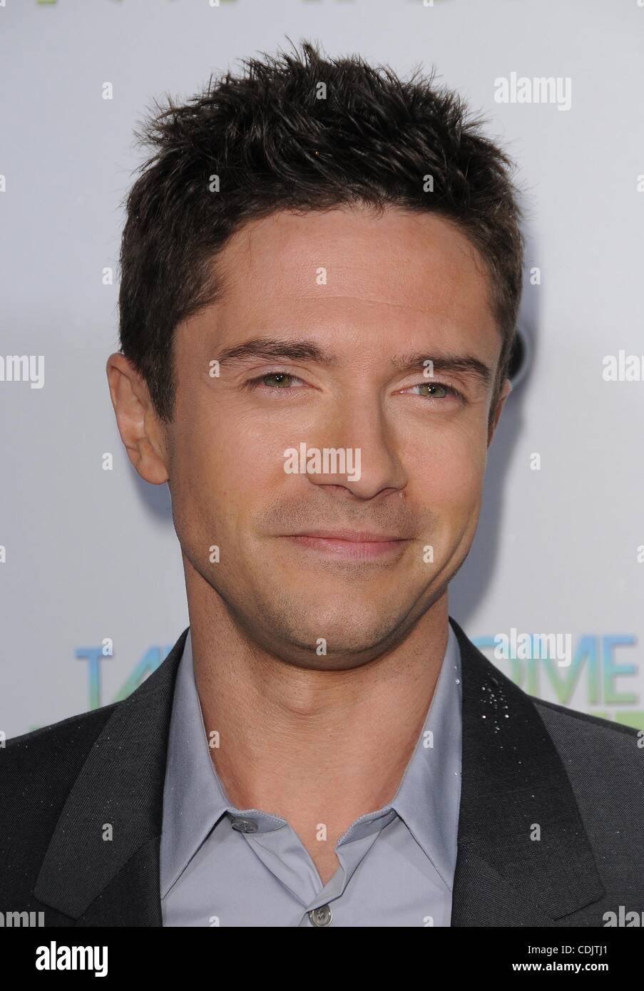 2. März 2011 - Los Angeles, Kalifornien, USA - Schauspieler TOPHER GRACE bei der 'Take Me Home Tonight' Los Angeles Premiere (Kredit-Bild: © Jeff Frank/ZUMAPRESS.com) Stockfoto