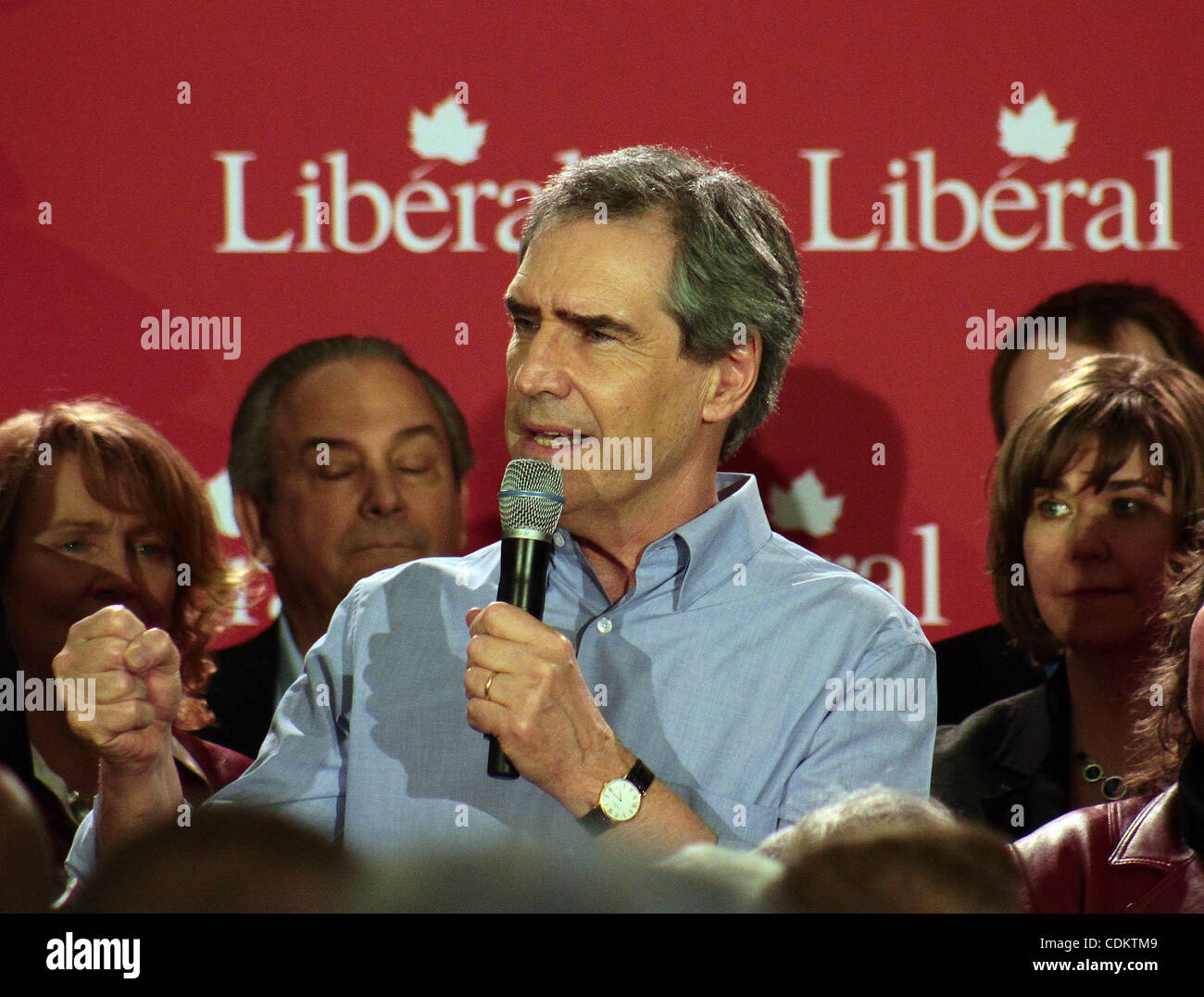 26. März 2011 - Ottawa, Ontario, Kanada - Kanada liberale Parteichef MICHEAL IGNATIEFF beginnt offiziell seine Kampagne im Gespräch mit seinen Anhängern während der Liberalen Partei Wahl-Kampagne-Kickoff in Ottawa, Kanada. Kanadas Wähler gehen zu den Urnen am 2. Mai, nachdem die Minderheit konservativen gehen Stockfoto