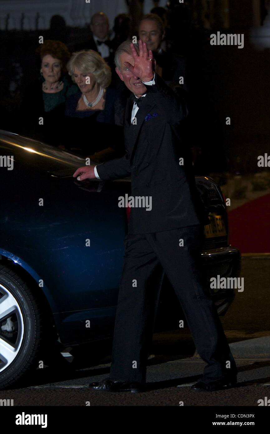 28. April 2011 - London, Spanien - Prinz Charles Prince Of Wales und Camilla Duchess of Cornwall besuchen vor der Hochzeit Abendessen im Mandarin Oriental Hyde Park am 28. April 2011 in London, England. (Bild Kredit: Jack Abuin/ZUMAPRESS.com ©) Stockfoto