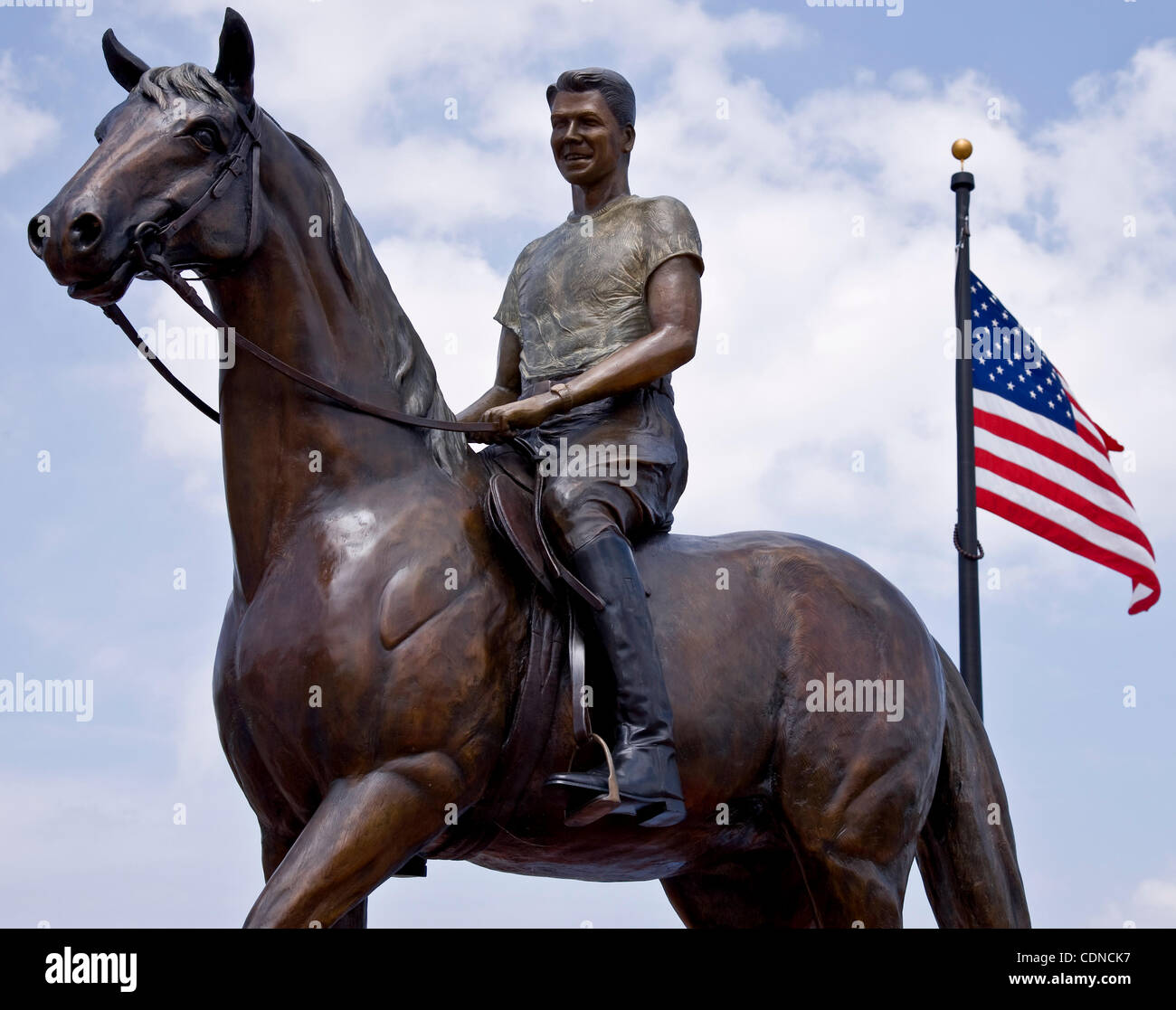 22. Mai 2011 - Dixon, IL, USA - The beginnt The Trail Statue im Erbe Kreuzung Riverfront Plaza in Dixon Illinois, Ronald Reagans Knabenalter Heimatstadt. Stockfoto