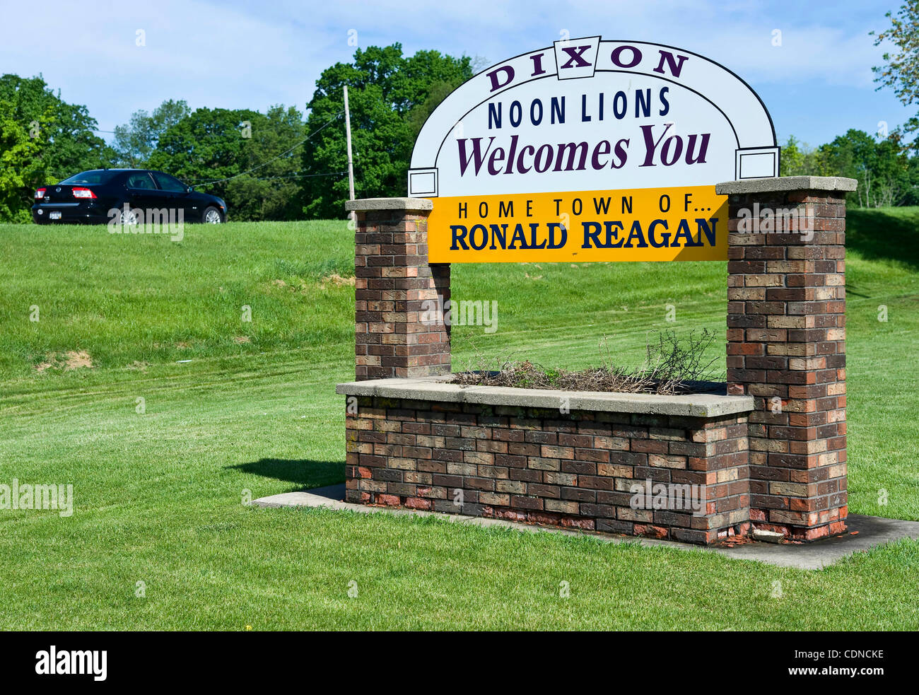 22. Mai 2011 - Dixon, IL, USA - Beschilderung in Ronald Reagans Knabenalter Heimatstadt. Stockfoto