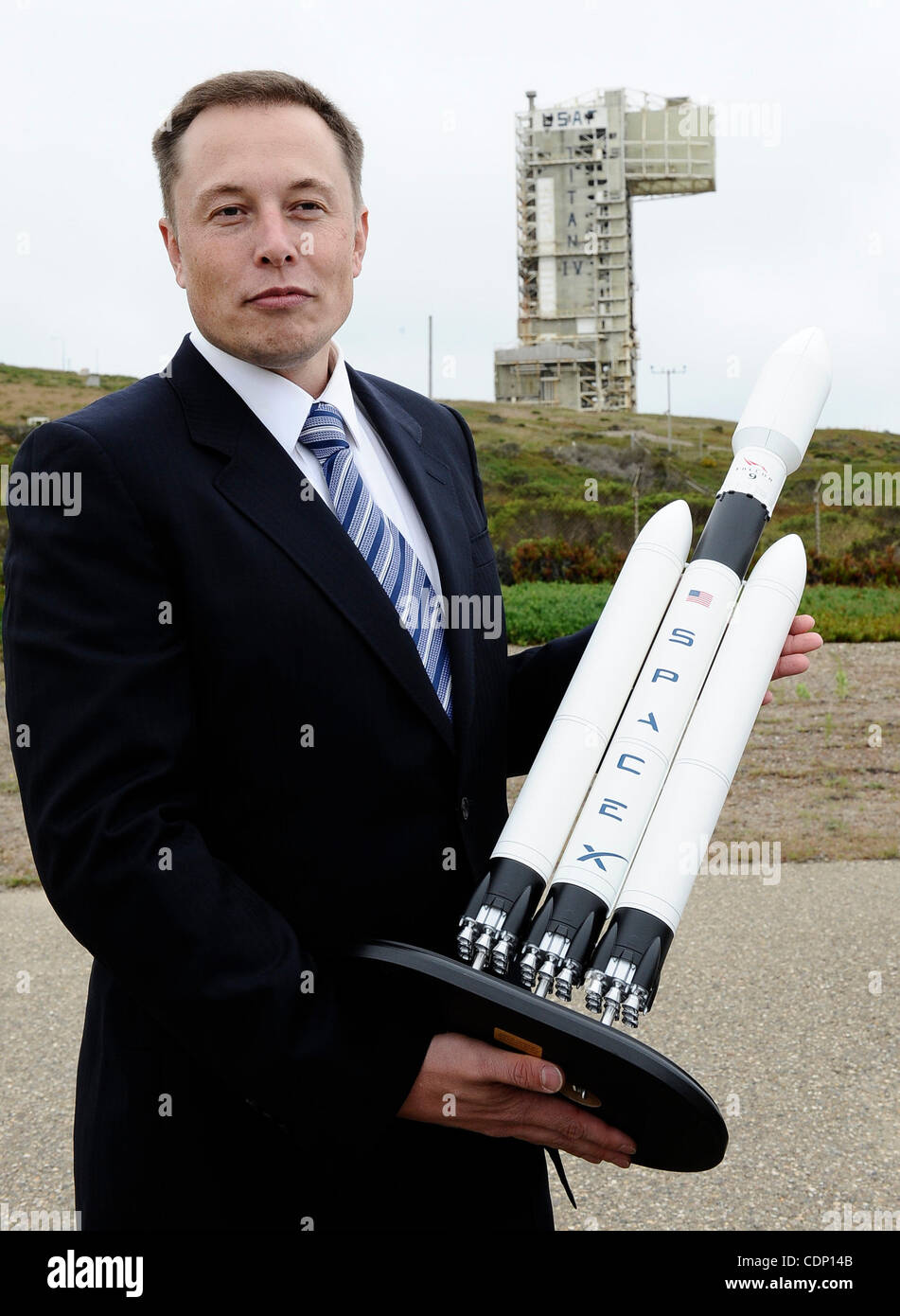 Get Spacex Rakete Modell PNG