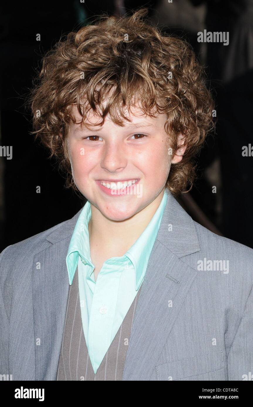 15. Juni 2011 - Los Angeles, Kalifornien, USA - Schauspieler NOLAN GOULD auf der "Green Lantern" Hollywood-Premiere auf dem Chinese Theater, Hollywood statt. (Kredit-Bild: © Jeff Frank/ZUMAPRESS.com) Stockfoto