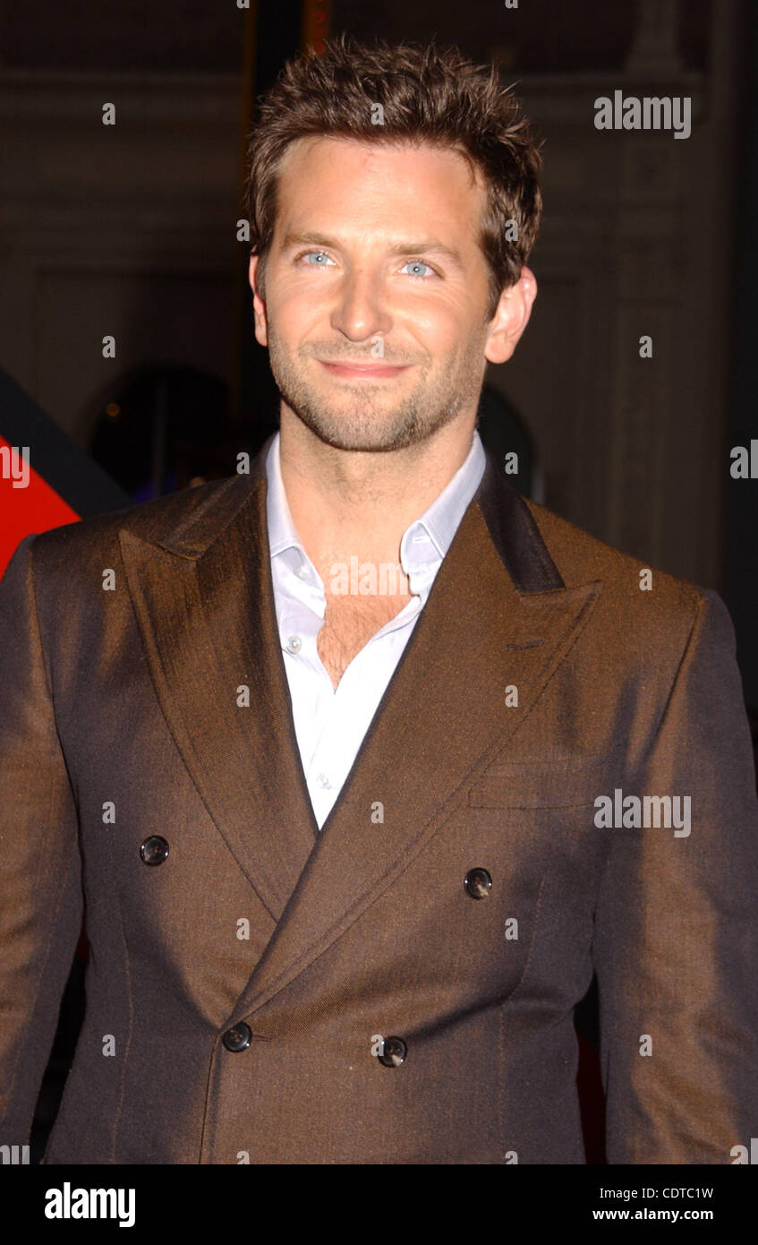 19. Mai 2011 - Hollywood, Kalifornien, USA - BRADLEY COOPER besucht die PREMIERE des.'' DER KATER-TEIL 2'' AUF DEM CHINESE THEATER. IN HOLLYWOOD, CA AM MAI 19,2011. (Kredit-Bild: © Phil Roach/Globe Photos/ZUMAPRESS.com) Stockfoto