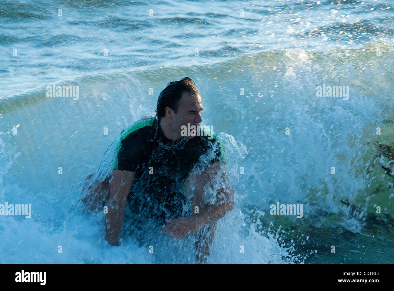 30. Juni 2011 - San Clemente, Kalifornien, USA - nach einem Monat Juni Trübsinn, nahmen Südkalifornien Einwohner und Urlauber zum Strand San Clemente 73 Grad abends am letzten Tag des Juni 2011 zu genießen. (Bild Kredit: Chelsea Sektnan/ZUMA Press/ZUMAPRESS.com) Stockfoto