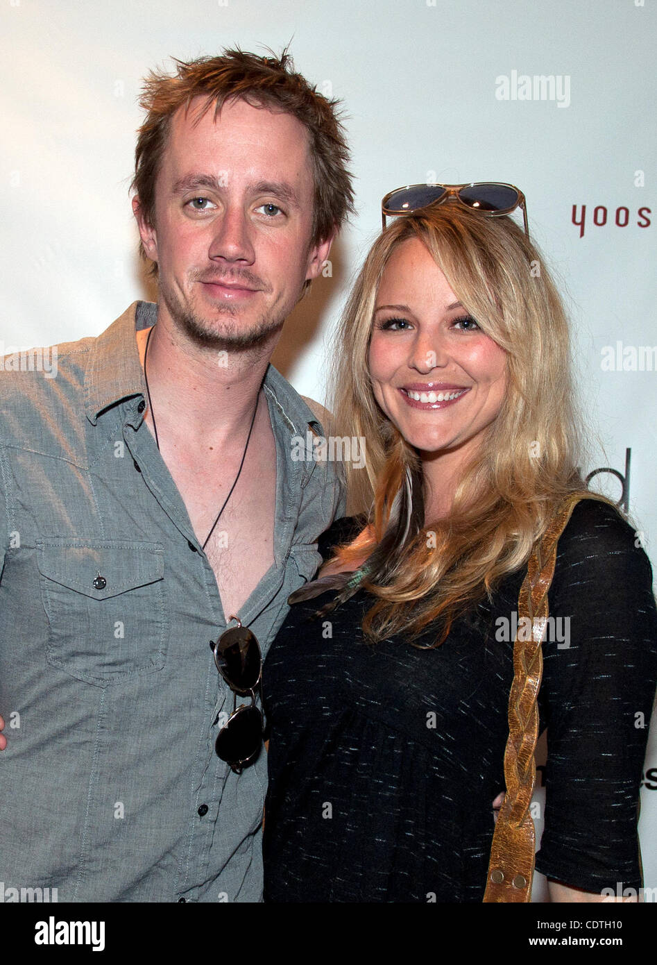 3. Juni 2010 - Beverly Hills, Kalifornien, USA - CHAD LINDBERG und SELENA FARA bei der 2010 MTV Movie Awards Red Carpet Style Lounge von profitiert ", schreiben Love on Her Arms" eine Organisation, die Bekämpfung von Depression und Selbstmord im SLS Hotel. (Kredit-Bild: © Mark Samala/ZUMApress.com) Stockfoto
