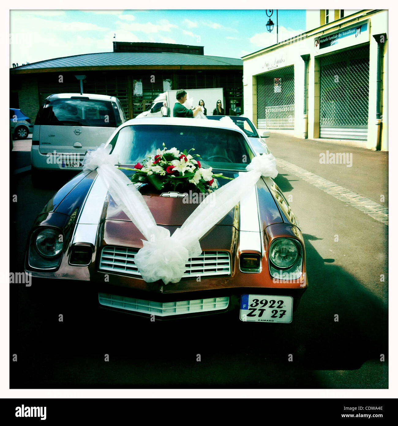 25. Juni 2011 - Dreux, Frankreich - Vintage Chevrolet Camaro bereit für eine Hochzeit, Dreux, Frankreich. (Kredit-Bild: © Veronika Lukasova/ZUMAPRESS.com) Stockfoto