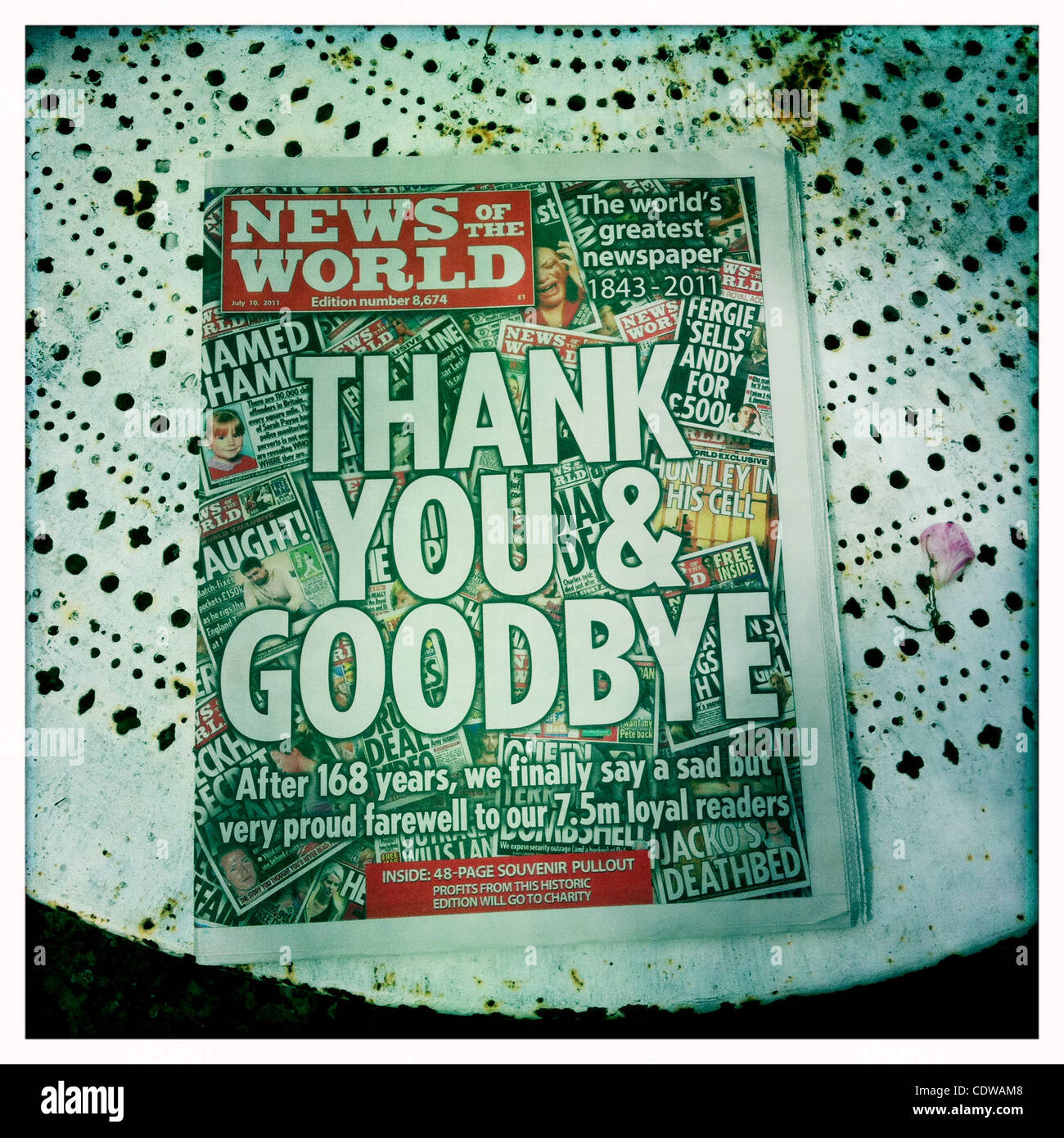 10. Juli 2011 - kleine Horkesley, Vereinigtes Königreich - die letzte Ausgabe der Nachrichten der Zeitung die Welt am kleinen Horkesley, UK fotografiert. (Kredit-Bild: © Veronika Lukasova/ZUMAPRESS.com) Stockfoto