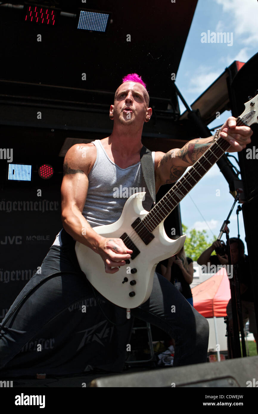 24. Mai 2011 - Columbus, Ohio, USA - Ägypten zentrale Gitarrist Jeff James am Rock On the Range Crew Stadium, Columbus, Ohio. (Kredit-Bild: © Scott Stuart/Southcreek Global/ZUMAPRESS.com) Stockfoto