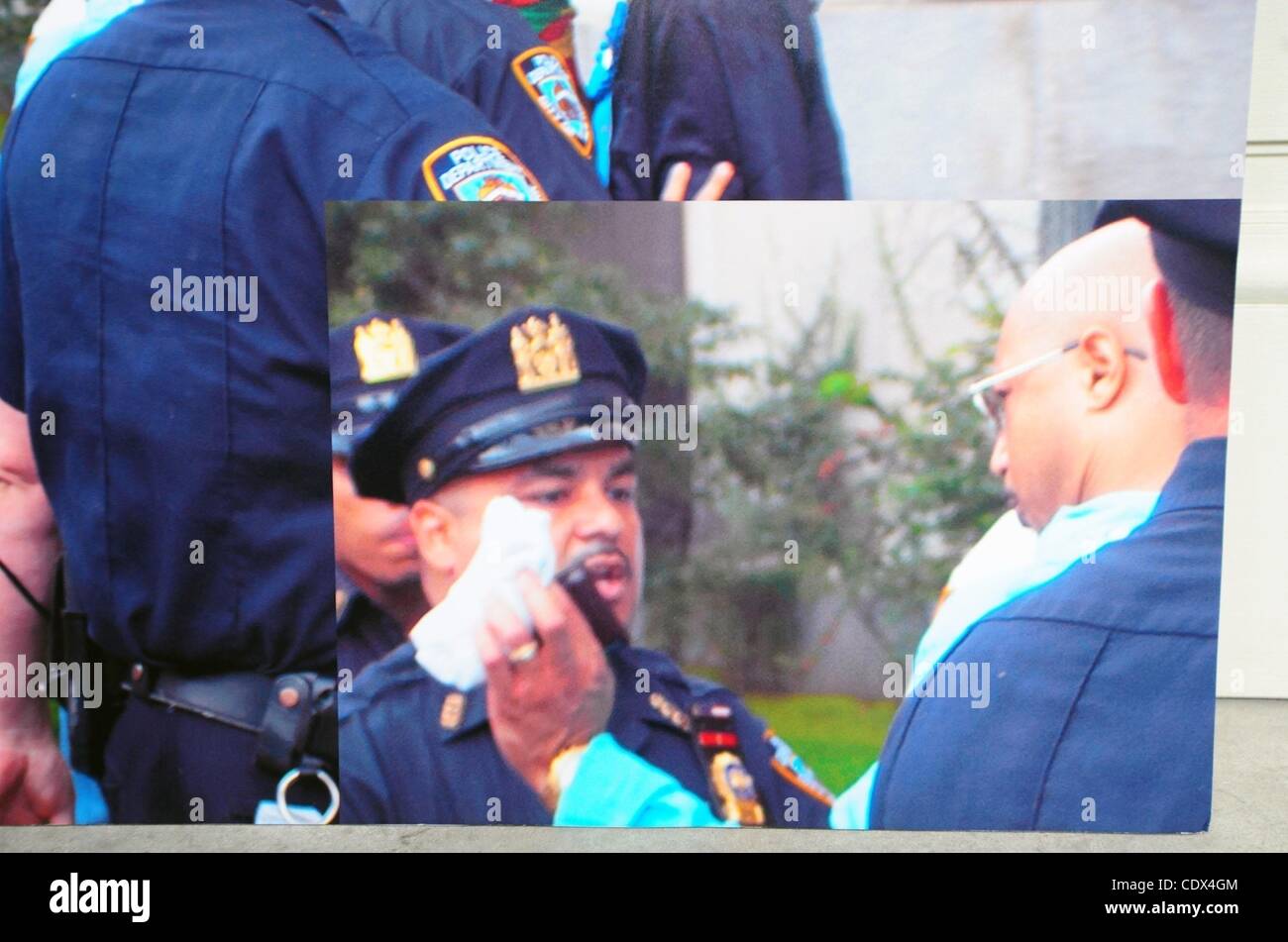 6. September 2011 - vergrößert Manhattan, New York, USA - anonyme Foto von dem Vorfall mit dem NYPD von Stadtrat Mitglied JUMAANE WILLIAMS zur Verfügung gestellt. Des Rates Mitglied Jumaane D. Williams (D-Brooklyn) befasst sich mit die Ereignissen am gestrigen West indisch-amerikanische Tag Karneval, er führte und Kirsten Stockfoto