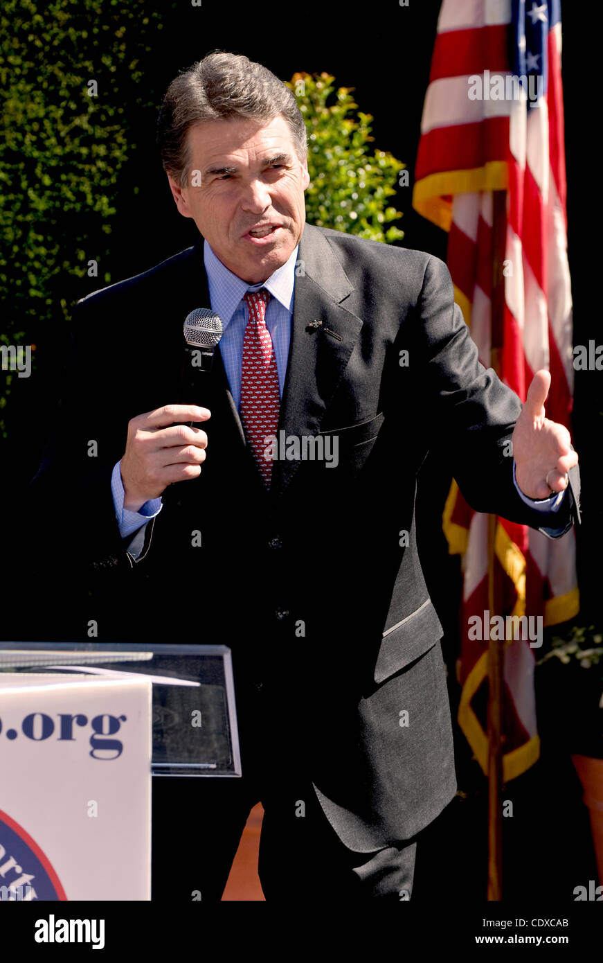 8. September 2011 - Corona del Mar, Kalifornien, USA - Texas-Gouverneur und republikanische Presidential Hopeful RICK PERRY während einer Kampagne stop in Orange County. (Kredit-Bild: © Brian Cahn/ZUMAPRESS.com) Stockfoto