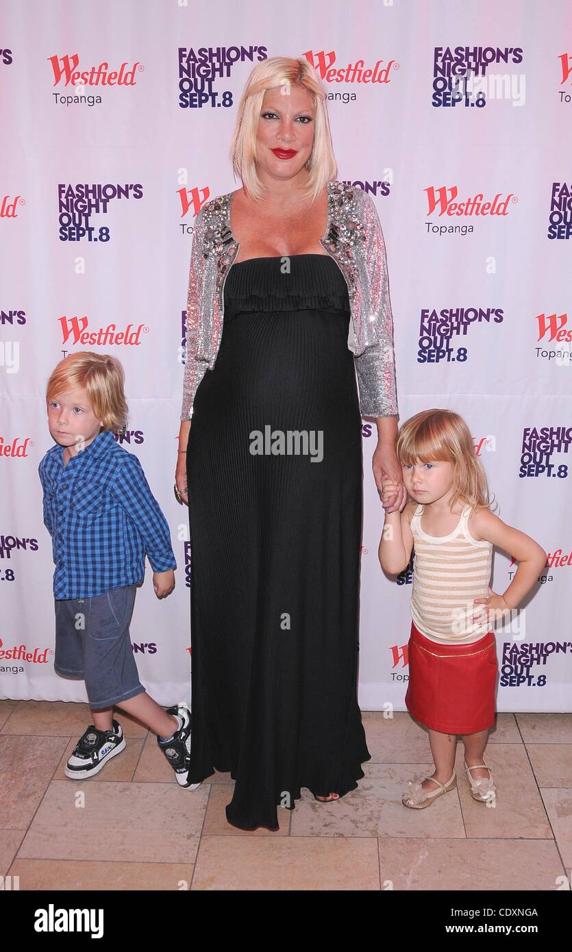 8. September 2011 - Hollywood, Kalifornien, USA - FashionÃƒâ€ ¢ s Night Out fest im Westfield Topanga in Canoga Park, CA 08.09.11 2011..TORI Rechtschreibung (Credit Bild: Â © Scott Kirkland/Globe Photos/ZUMAPRESS.com) Stockfoto