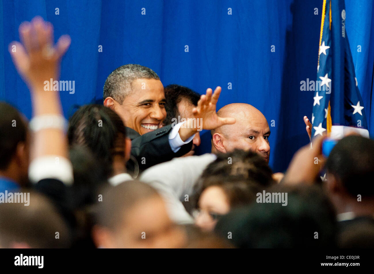 28. September 2011 liefert - Washington, District Of Columbia, USA - Präsident BARACK OBAMA seine dritte jährliche Zurück-zuschule Rede an Benjamin Banneker akademischen High School. Der Präsident forderte die Studenten fleißig lernen, damit sie ihr Potenzial voll auszuschöpfen und das Land zu neuen Höhen zu nehmen können. (Cre Stockfoto