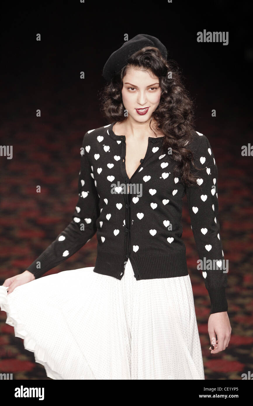 Rebecca Mir bei Mercedes-Benz Fashion Woche Berlin Herbst/Winter 2012