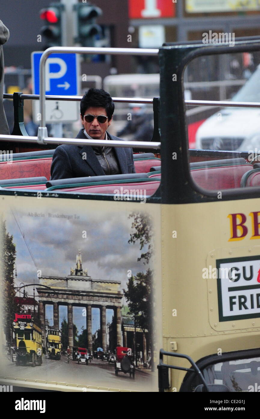 Shahrukh Khan auf eine Berlin-Tour-Bus während der Dreharbeiten zu seinem neuen Films in der Mitte. Berlin, Deutschland - 11.10.2010 Stockfoto