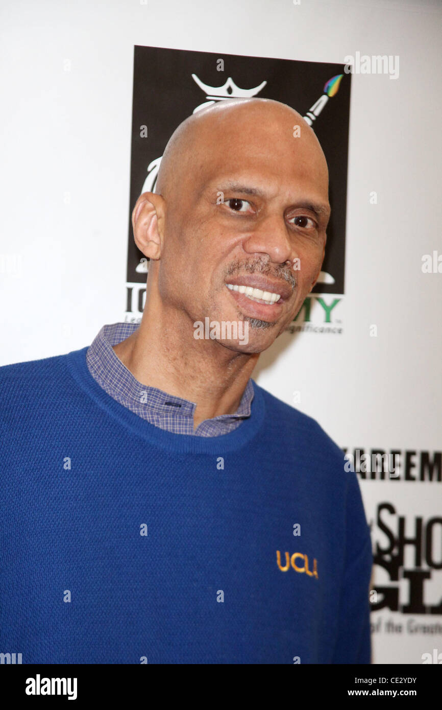 Kareem Abdul-Jabbar Kareem Abdul-Jabbar präsentiert auf die Schultern von Riesen, das Schomburg Center for Research in der schwarzen Kultur New York City, USA - 09.02.11 Stockfoto