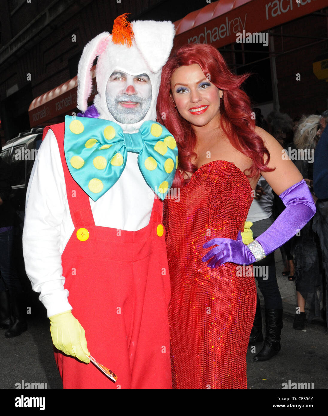 Rachael Ray und ihr Ehemann John Cusimano verkleiden als Jessica Rabbit ...