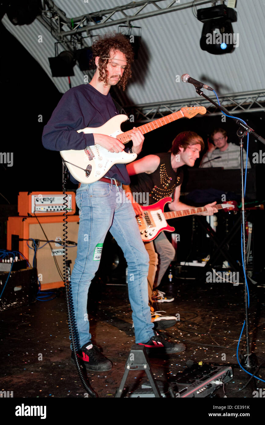 Darwin Deez führt an das Cockpit Leeds, England - 15.10.10 Stockfoto