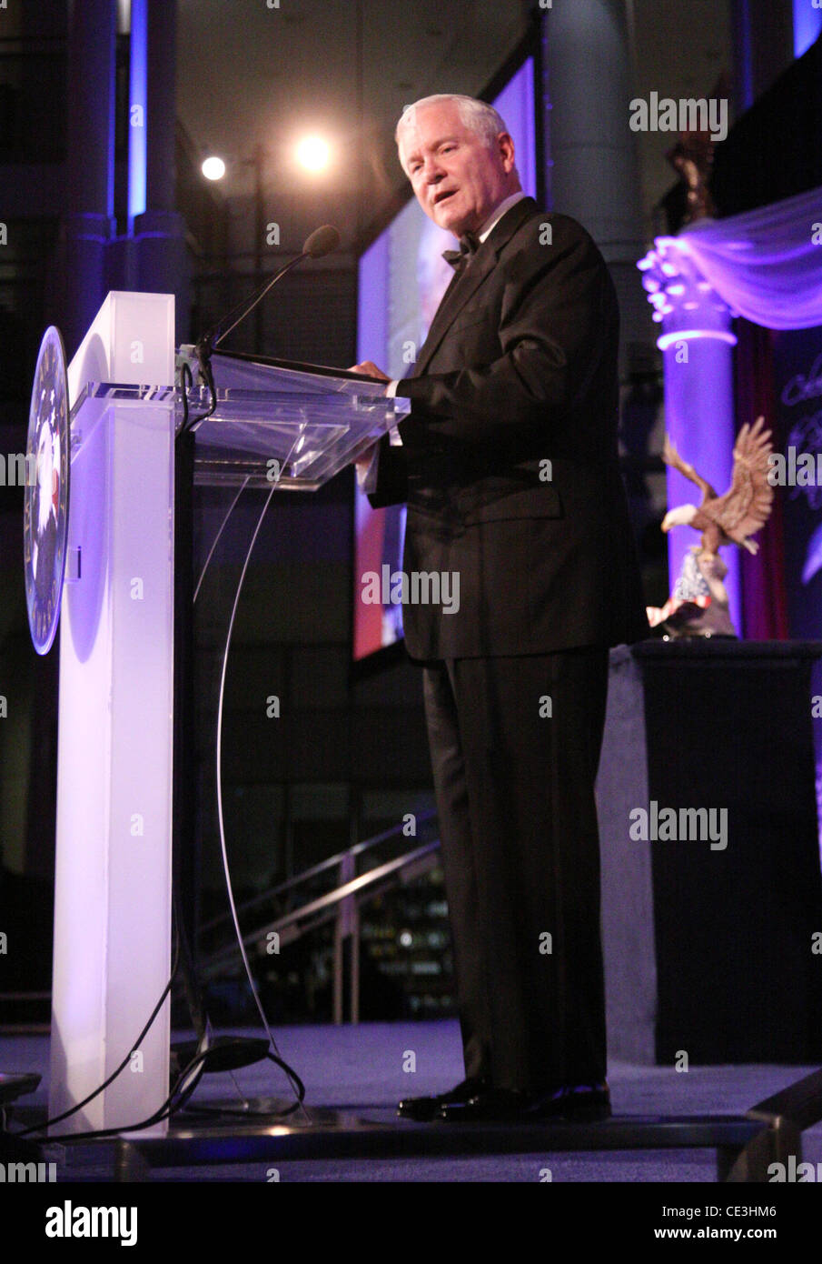 Der National Defense University Foundation statt seiner jährlichen amerikanischen Patriot Award Gala zu Ehren von US-Verteidigungsminister Robert M. Gates im Ronald Reagan Building und International Trade Center stattfand. Washington DC, USA - 05.11.10 Stockfoto