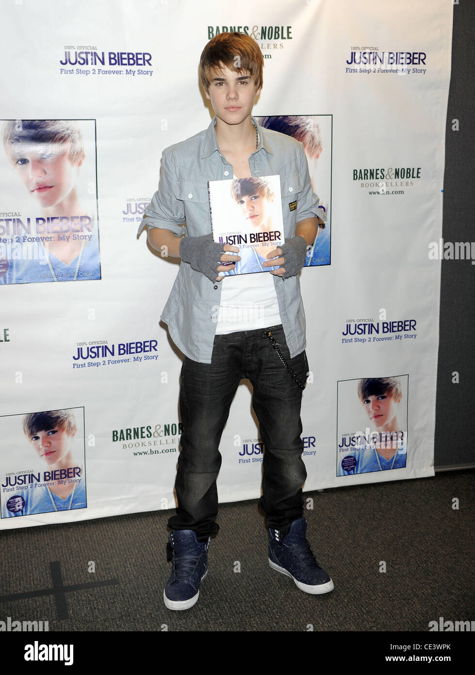 Justin Bieber fördert sein Buch "Erste Schritt 2 Forever" bei Barnes & Noble New York City, USA - 26.11.10 Stockfoto