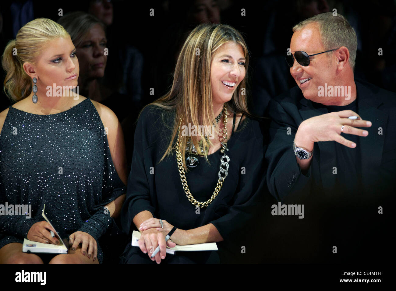 Jessica Simpson, Nina Garcia und Michael Kors Mercedes-Benz IMG New York Fashion Week Frühjahr/Sommer 2011 - Project Runway - Front Row, New York City, USA - 09.09.10 Stockfoto