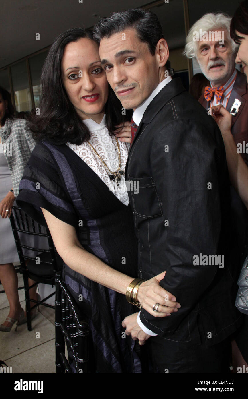 Ruben Toledo der Couture Rat des Museums am Fashion Institute of Technology ehrt Karl Lagerfeld mit einem Mittagessen, gehalten in der Avery Fisher Hall im Lincoln Center - innen New York City, USA - 10.09.10 Stockfoto