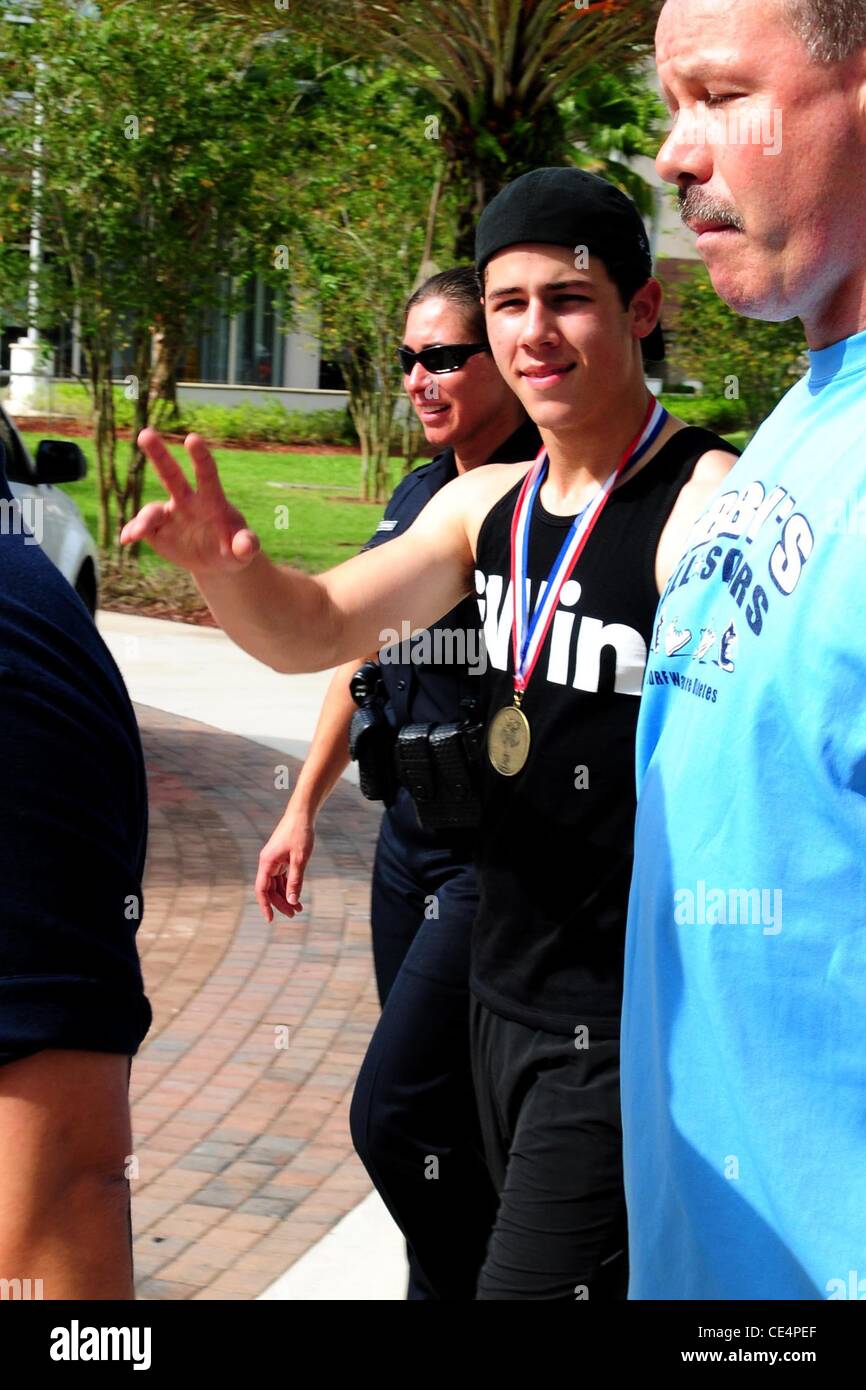 Nick Jonas Joe Jonas iWin 5 km Fun Run/Walk, profitieren von Special Olympics Florida auf dem Hauptcampus von Nova Southeastern University Davie, Florida - 06.09.10 Stockfoto