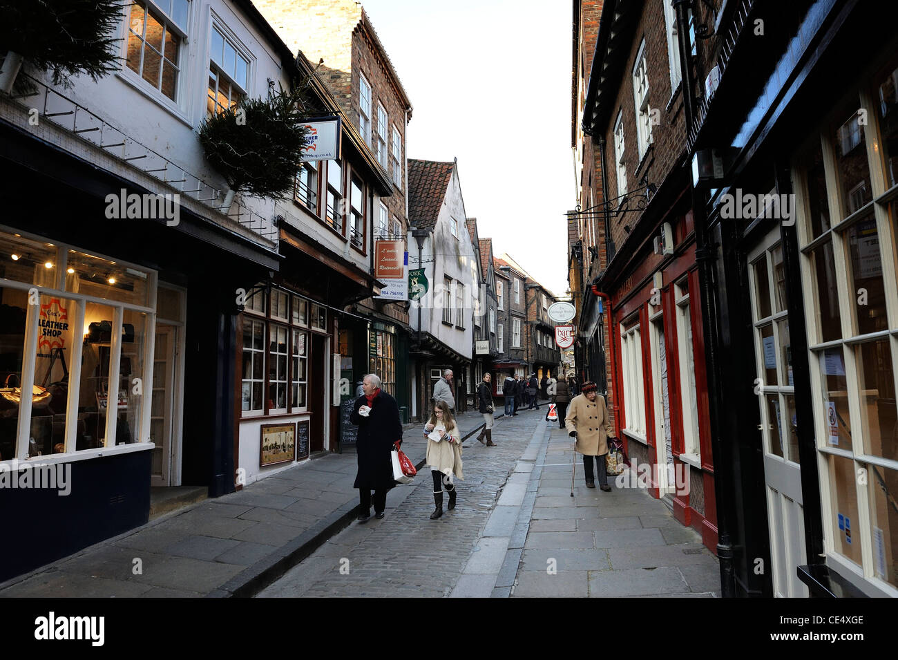 Shopper einkaufen in den Shambles York England uk Stockfoto