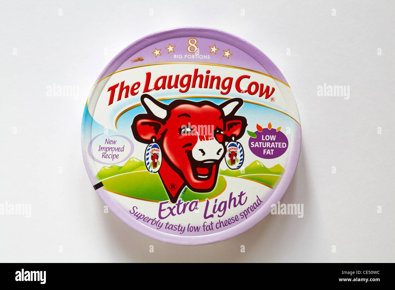 Paket von The Laughing Cow Extra Light herrlich leckeren fettarmen Käse verbreiten isolierten auf weißen Hintergrund Stockfoto
