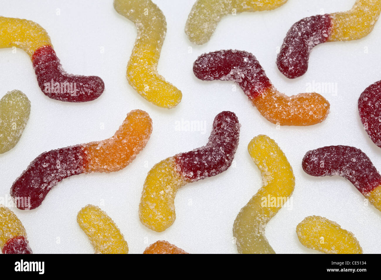 Bio saure Fruchtgummis in Form von Würmern ohne Gelatine Stockfoto