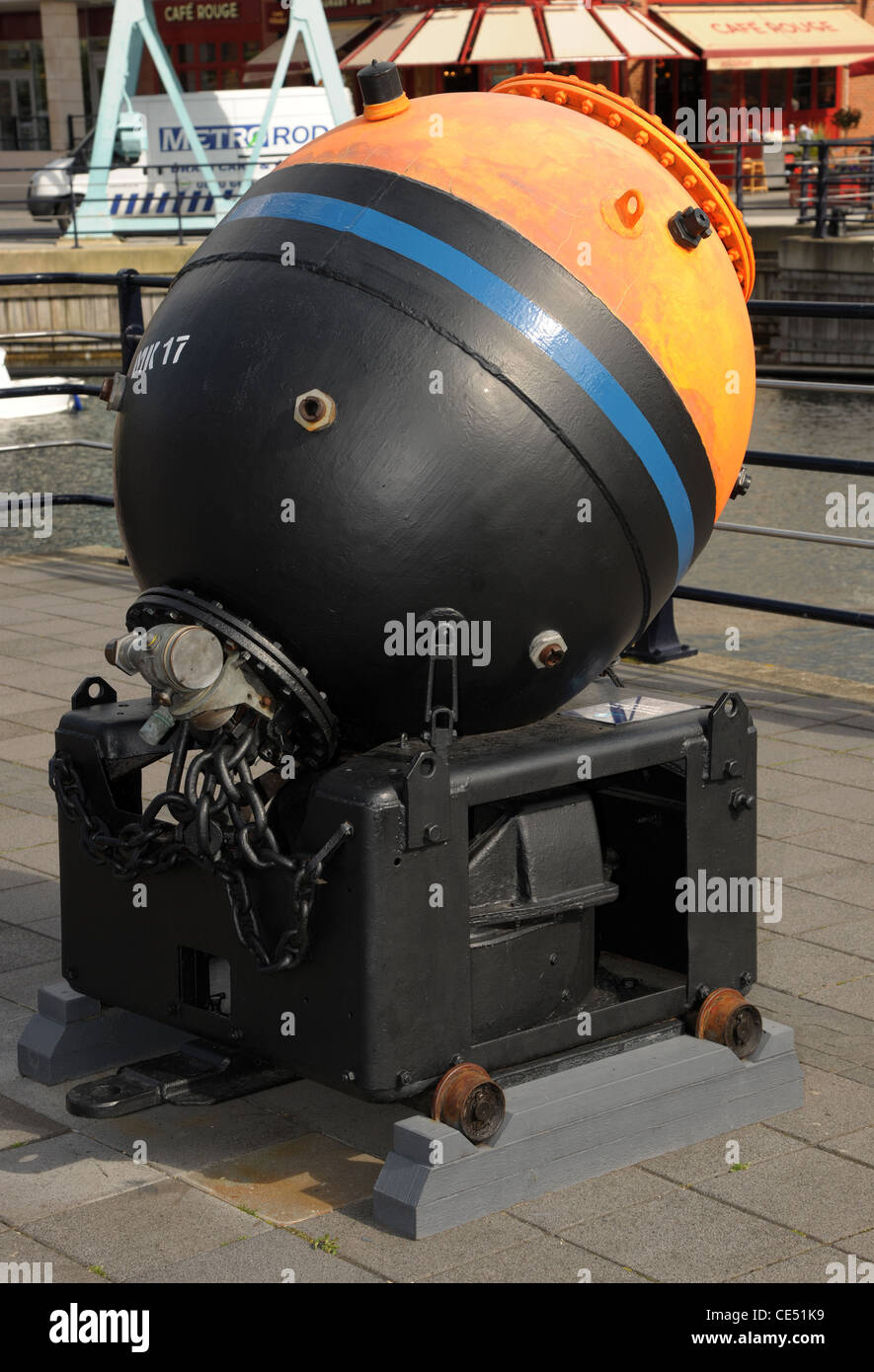 Marine Seemine Mk.17. Dies ist ein inertes Beispiel auf dem Display an Gunwharf Quays, Portsmouth. Aktive Minen würden 500 lb explosive halten. Stockfoto