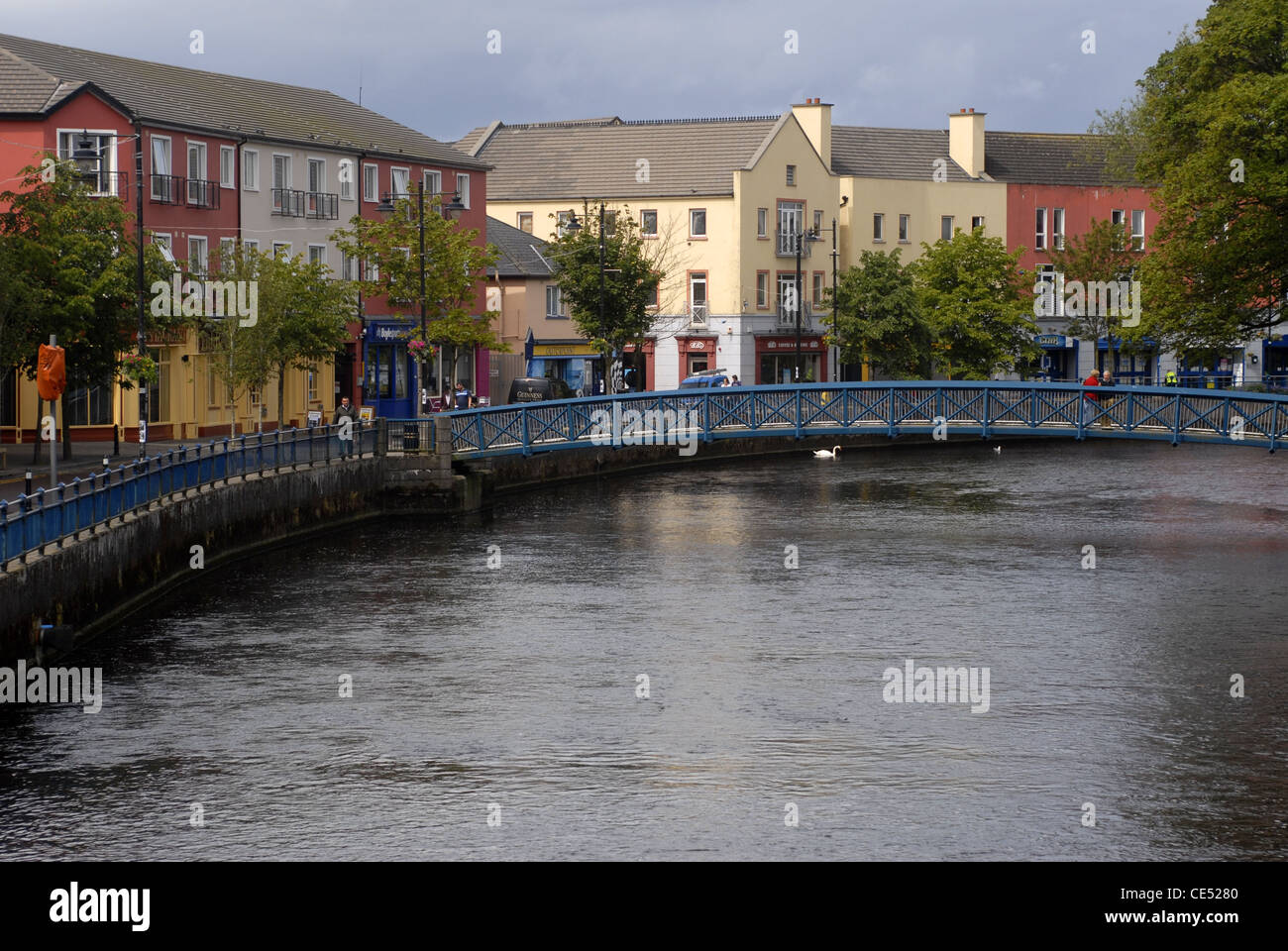 Brücke am Fluss Garavogue, Sligo, County Sligo, Connacht, Irland, Europa. Stockfoto