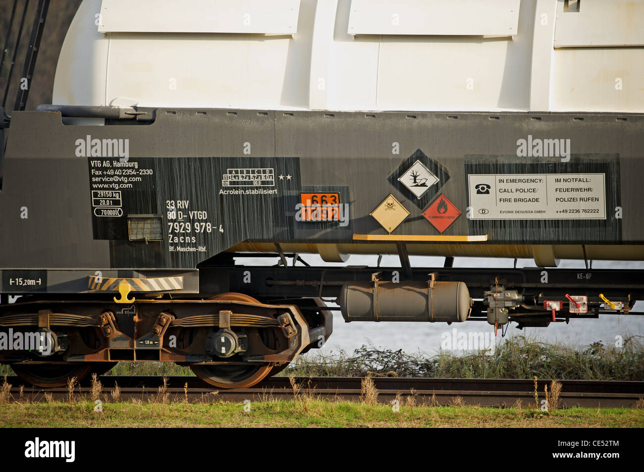 Eisenbahn-Tanker beladen mit Acrolein, eine giftige Substanz in der Kunststoffindustrie, Wesseling, Köln, Deutschland verwendet. Stockfoto