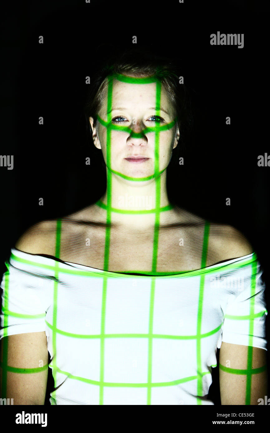 Biometrie, Symbolfoto. Automatische Gesichtserkennung mit einem Laserscanner. 3D-Modell eines weiblichen Gesichts zur Erzeugung von digitalen Daten. Stockfoto