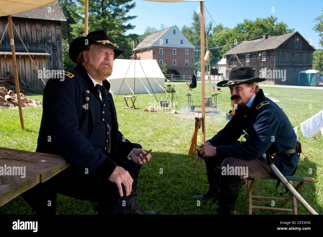 Bürgerkrieg Reenactors gekleidet in historischen Kostümen im Bürgerkrieg Feldlager in Union Mills MD Stockfoto